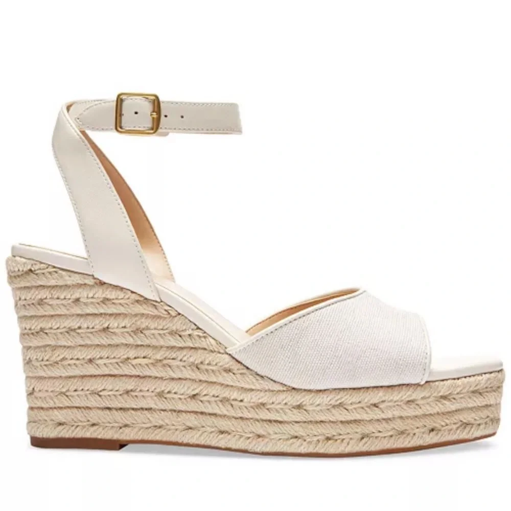 Coach Signature C Wedge Sandals
Size 11 - Picture 2 of 10